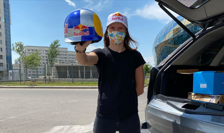 Юлия Галышева представила новый шлем