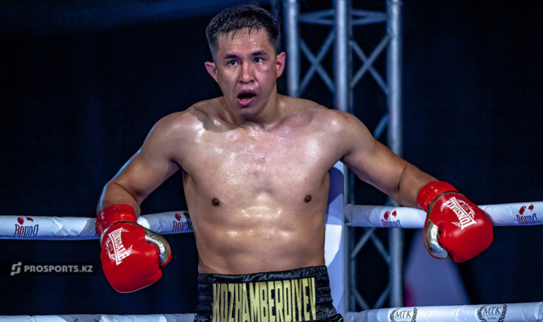 Казахстанский боксер прошел взвешивание перед боем за титулы WBA и WBC