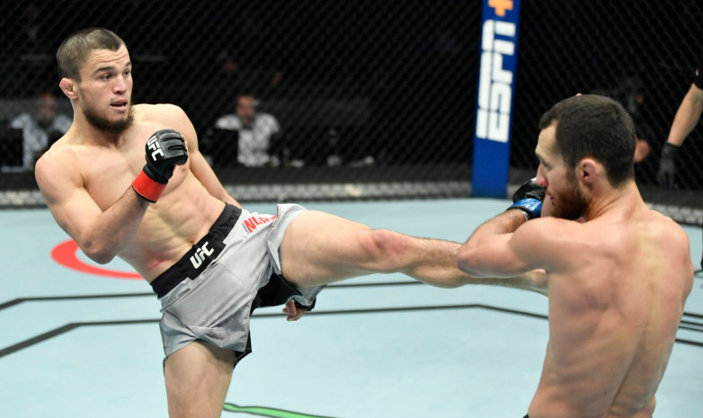 UFC опубликовал статистику боя Сергей Морозов – Умар Нурмагомедов