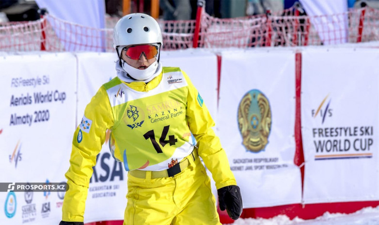 Выступление Жанботы Алдабергеновой в финале Кубка мира по лыжной акробатике