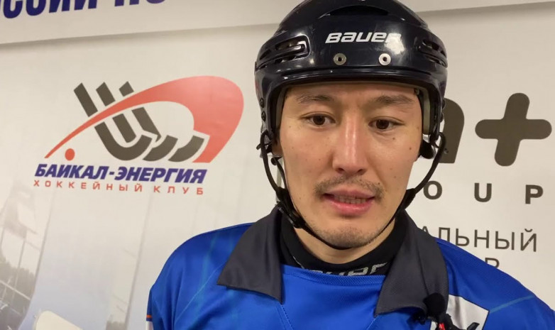 Капитан сборной Казахстана по хоккею с мячом пострадал в жестком столкновении в матче 1/4 финала чемпионата России