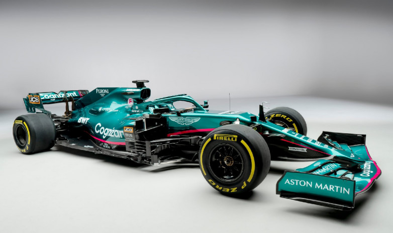 Команда Формулы-1 «Астон Мартин» показала новый болид на сезон 2021 года