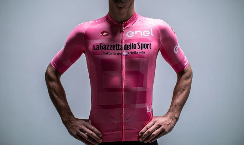 «От выкроек до пошива». Организаторы показали, как создается розовая майка «Джиро д’Италия»