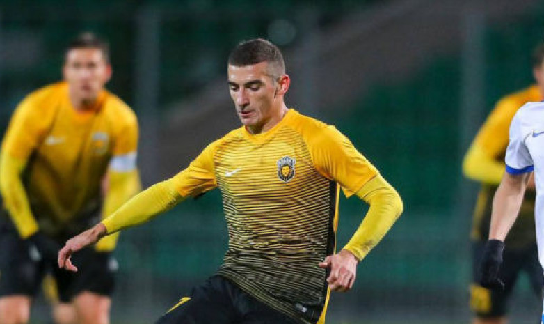«Астана» наряду с клубами РПЛ интересуется полузащитником сборной Армении