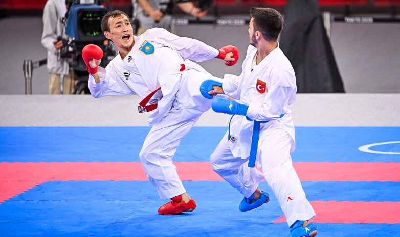 Каратист Дархан Асадилов стартовал с победы на Олимпийских играх-2020 в Токио