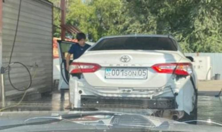 Казахстанский призер Олимпиады в Токио разбил подаренное ему авто