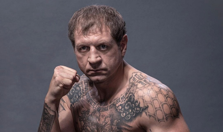 Российский боец UFC заподозрил договорной характер боя А. Емельяненко — Тарасов