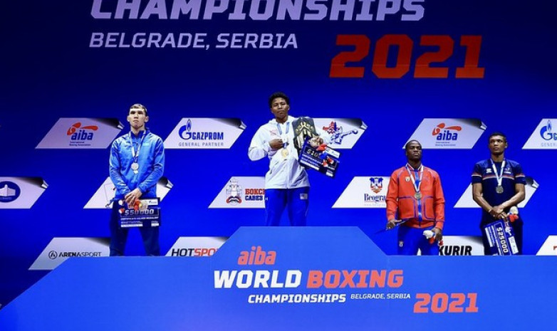 Видео награждения Серика Темиржанова серебряной медалью чемпионата мира по боксу