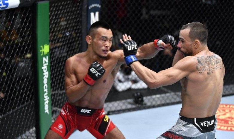 Этнический казах из Китая одержал первую победу в UFC 