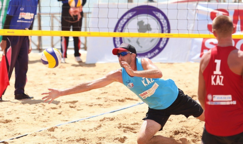 Мужская сборная Казахстана по пляжному волейболу сразится за «бронзу» чемпионата Азии