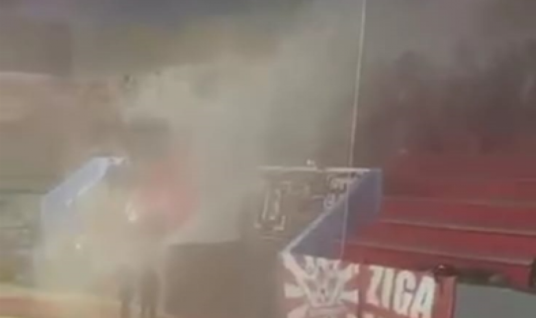 Болельщики МФК «Актобе» использовали пиротехнику на матче с «Кайратом» 