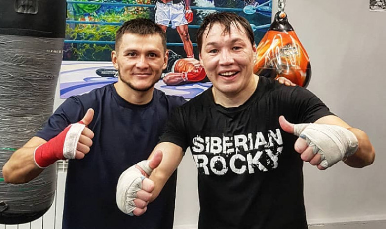 Казахстанский боксер показал фотографию с «Сибирским Рокки»