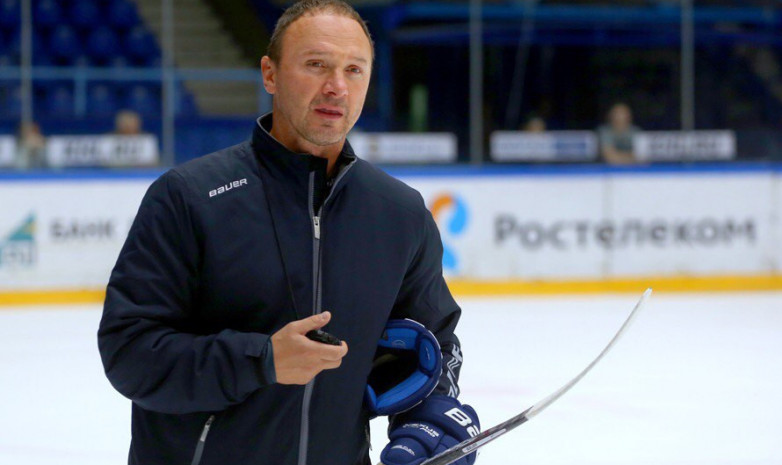 Двукратный чемпион ВХЛ из Казахстана объявил об уходе главного тренера