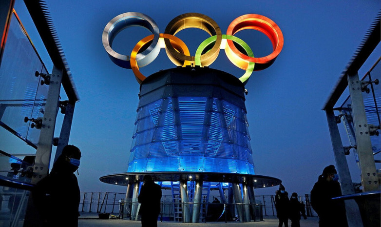Олимпийцам разрешили снимать маски во время награждения на Играх-2022
