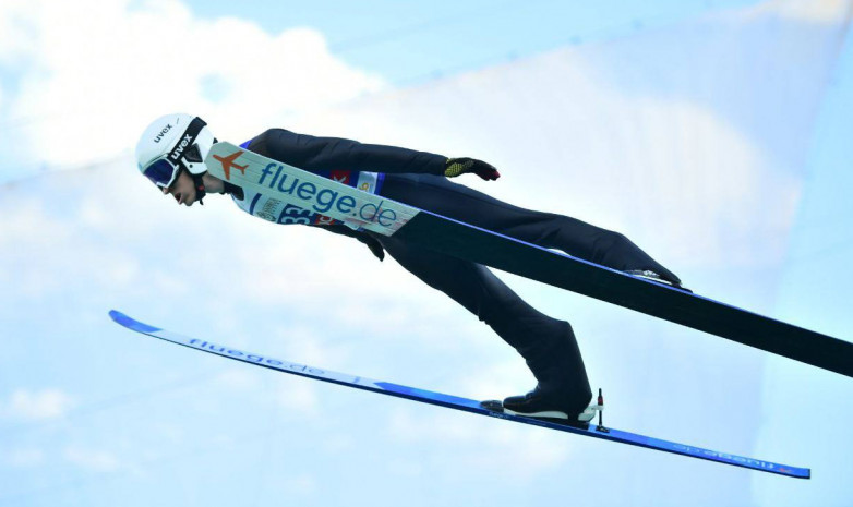 «Потер золотого орла». Казахстанский летающий лыжник отличился на этапе «Турне четырех трамплинов» в Инсбруке. Видео