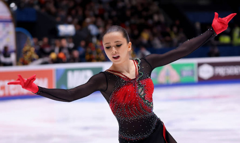 Камила Валиева выиграла короткую программу и вывела Россию вперед в командном турнире по фигурному катанию на ОИ-2022 в Пекине