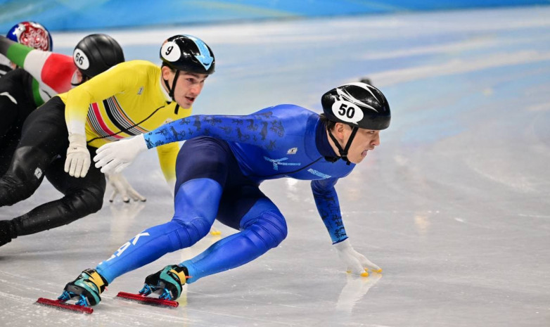 Знаменосец казахстанской сборной остался без медали на ОИ в Пекине 