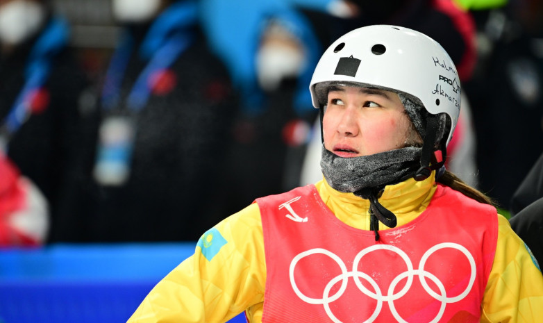 «Зацепилась лыжей, съехала с трассы».  Акмаржан Калмурзаева прокомментировала свое выступление на Олимпиаде в Пекине 