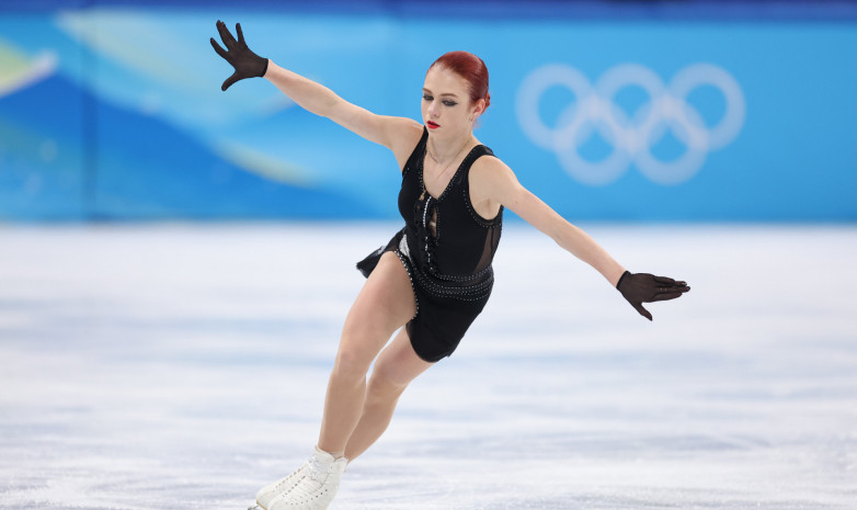 «Я ненавижу этот спорт!»: Саша Трусова не сдержала эмоций на пьедестале Олимпиады-2022 