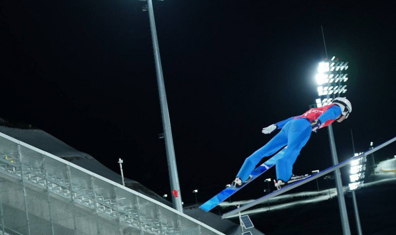 Васильев и Ткаченко не прошли в основной раунд на ОИ-2022 в прыжках с большого трамплина