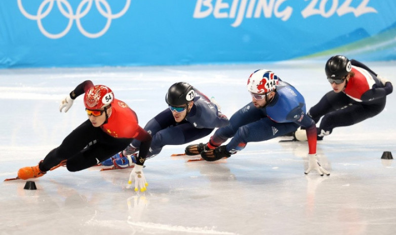 Сборная Китая по шорт-треку завоевала «золото» Олимпийских игр-2022 после дисквалификации США и России в полуфинале
