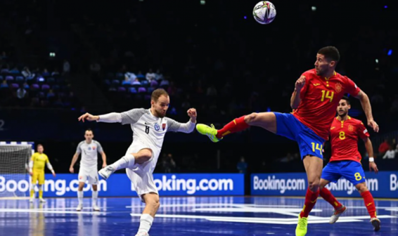 Видеообзор матча Испания – Словакия на Евро-2022 по футзалу