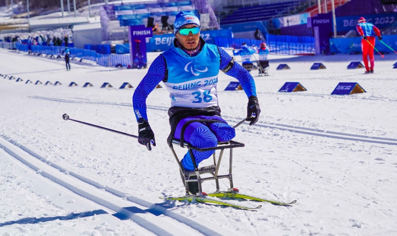Паралимпийские игры-2022. Казахстанцы не прошли в полуфинал лыжного спринта сидя
