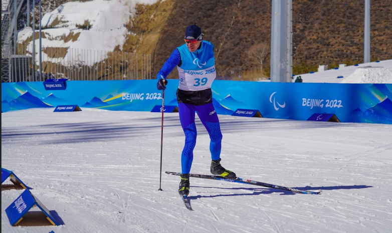 Паралимпийские игры-2022. Александр Герлиц стал 5-м в финале лыжного спринта стоя