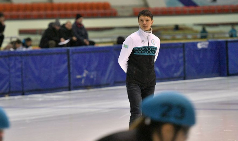 Лидер сборной Казахстана по шорт-треку попробовал себя в новом амплуа на чемпионате страны