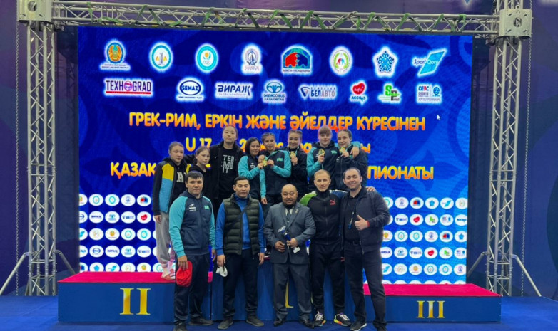 Акмолинские спортсменки выиграли чемпионат Казахстана по женской борьбе 