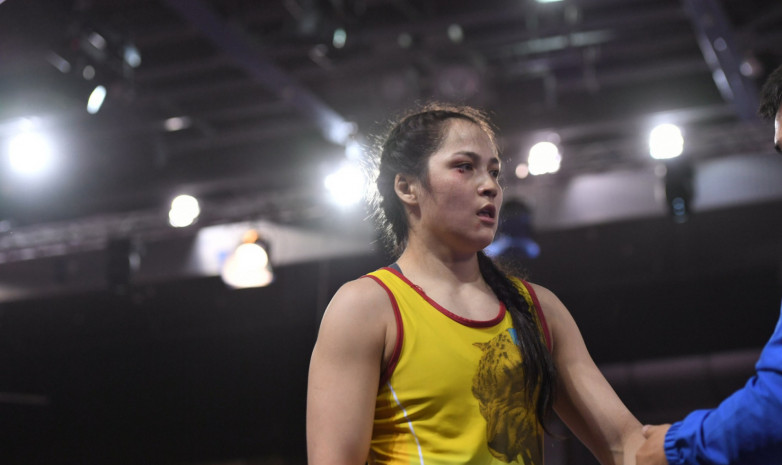 Мадина Бакбергенова завоевала «золото» чемпионата Азии по борьбе 