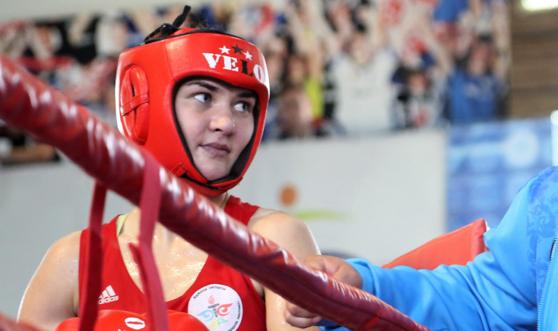 Видео боя Карины Ибрагимовой в 1/16 финала чемпионата мира по боксу