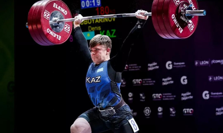 Денис Полубояринов принес Казахстану третье «золото» юношеского чемпионата мира по тяжелой атлетике (видео)