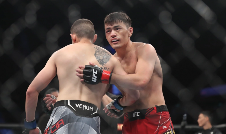 Казахский боец получил бонус в 50 тысяч долларов за победный дебют в UFC