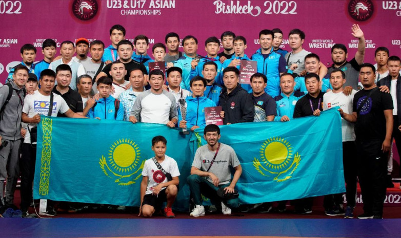 На чемпионате Азии по борьбе (U17) казахстанцы выиграли 19 медалей