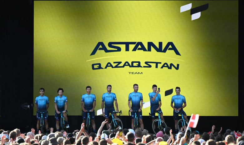 ФОТОРЕПОРТАЖ. Велокоманда «Астана» на презентации «Тур де Франс»