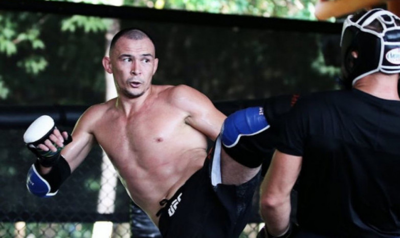 Видео. Дамир Исмагулов сделал вес перед боем на турнире UFC on ESPN 37