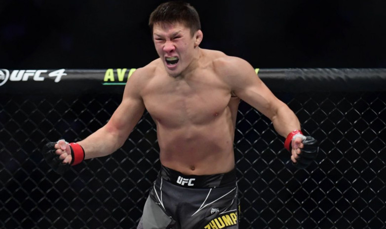 Казахстанский боец спас себя от увольнения в UFC, согласившись на поединок с бывшим соперником