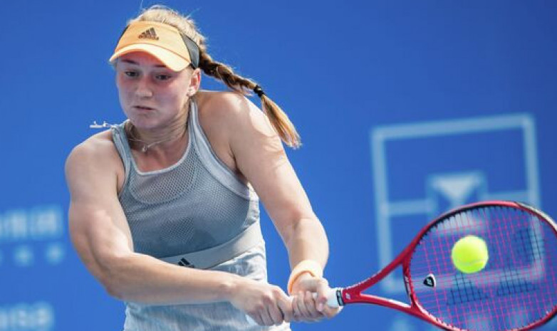 Елена Рыбакина проиграла во втором круге турнира в Истбурне