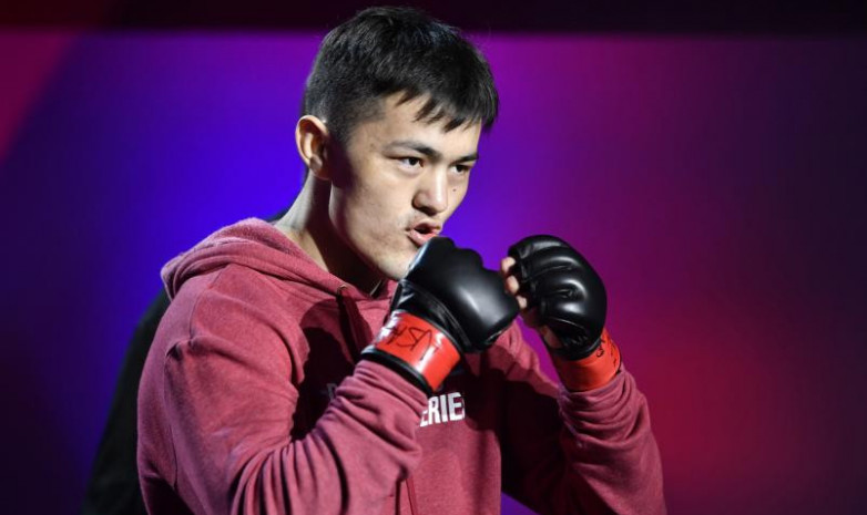 Что известно об этническом казахе из Китая, дебютировавшим победой в UFC