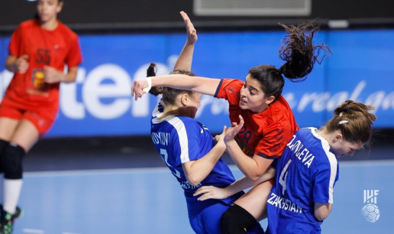 Женская сборная Казахстана по гандболу до 18 лет уступила Египту на ЧМ-2022