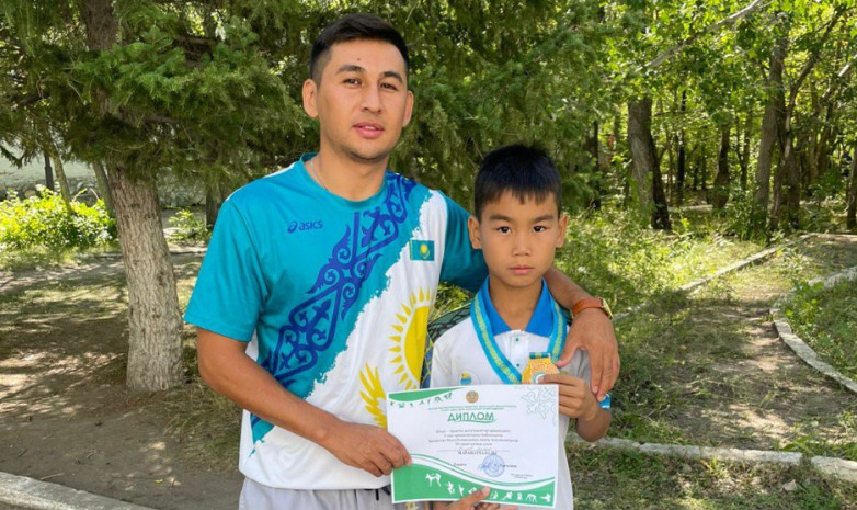 Акмолинец завоевал «бронзу» на летнем чемпионате Казахстана по шорт-треку