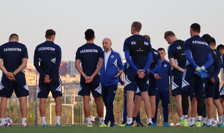 Фоторепортаж с тренировки сборной Казахстана в Баку перед матчем Лиги наций с Азербайджаном