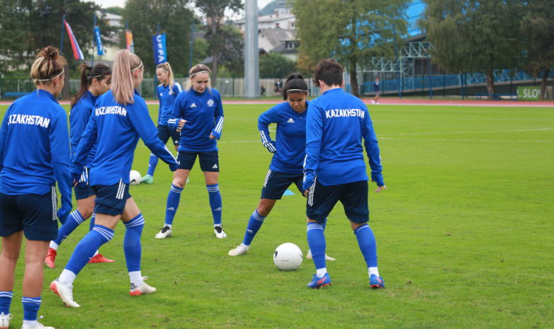 Видео тренировки женской сборной Казахстана перед матчем со Словенией в отборе на ЧМ