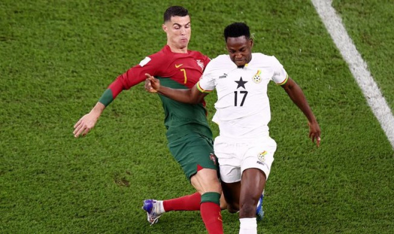 Гол Криштиану Роналду с пенальти помог Португалии обыграть Гану в матче ЧМ-2022