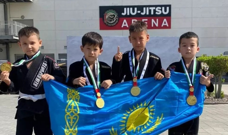 Казахстанцы стали победителями юношеского чемпионата мира по джиу-джитсу