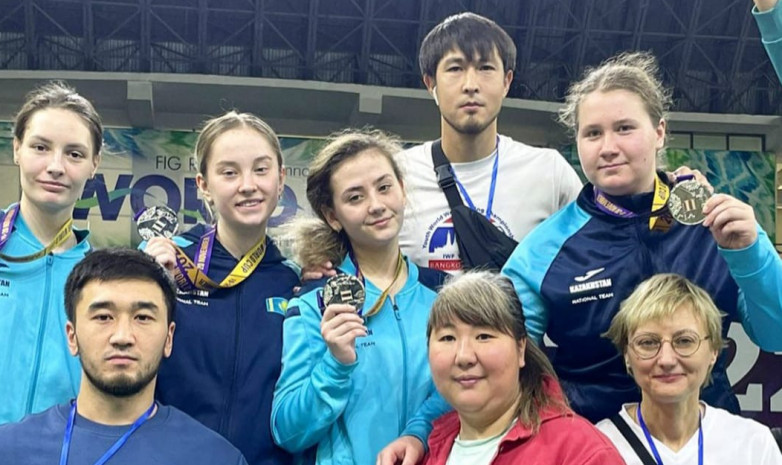 Женская сборная Казахстана завоевала «серебро» Кубка Мира по фехтованию