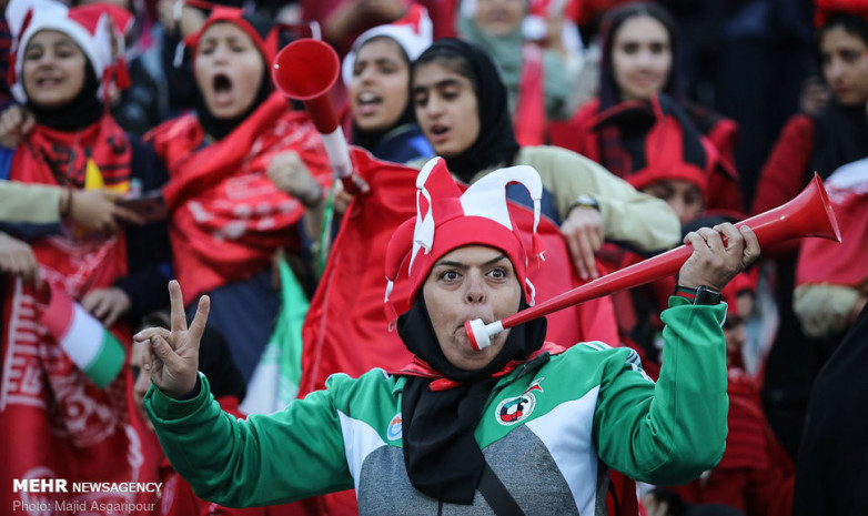 Болельщики сборной Ирана освистали гимн своей страны во время матча с Англией на ЧМ-2022