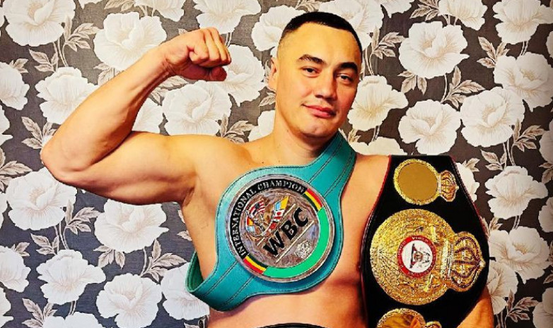 Непобежденный супертяж из Казахстана отметил свою победу нокаутом за титул WBC