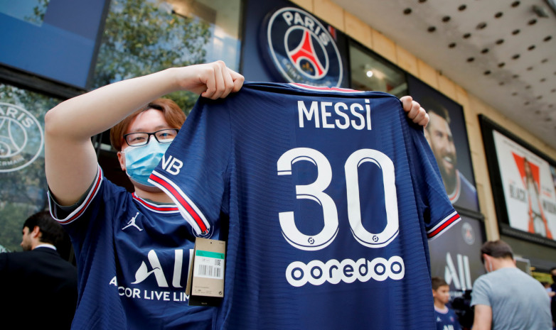 Футболка Месси стала самой дорогой на аукционе среди игроков «ПСЖ»